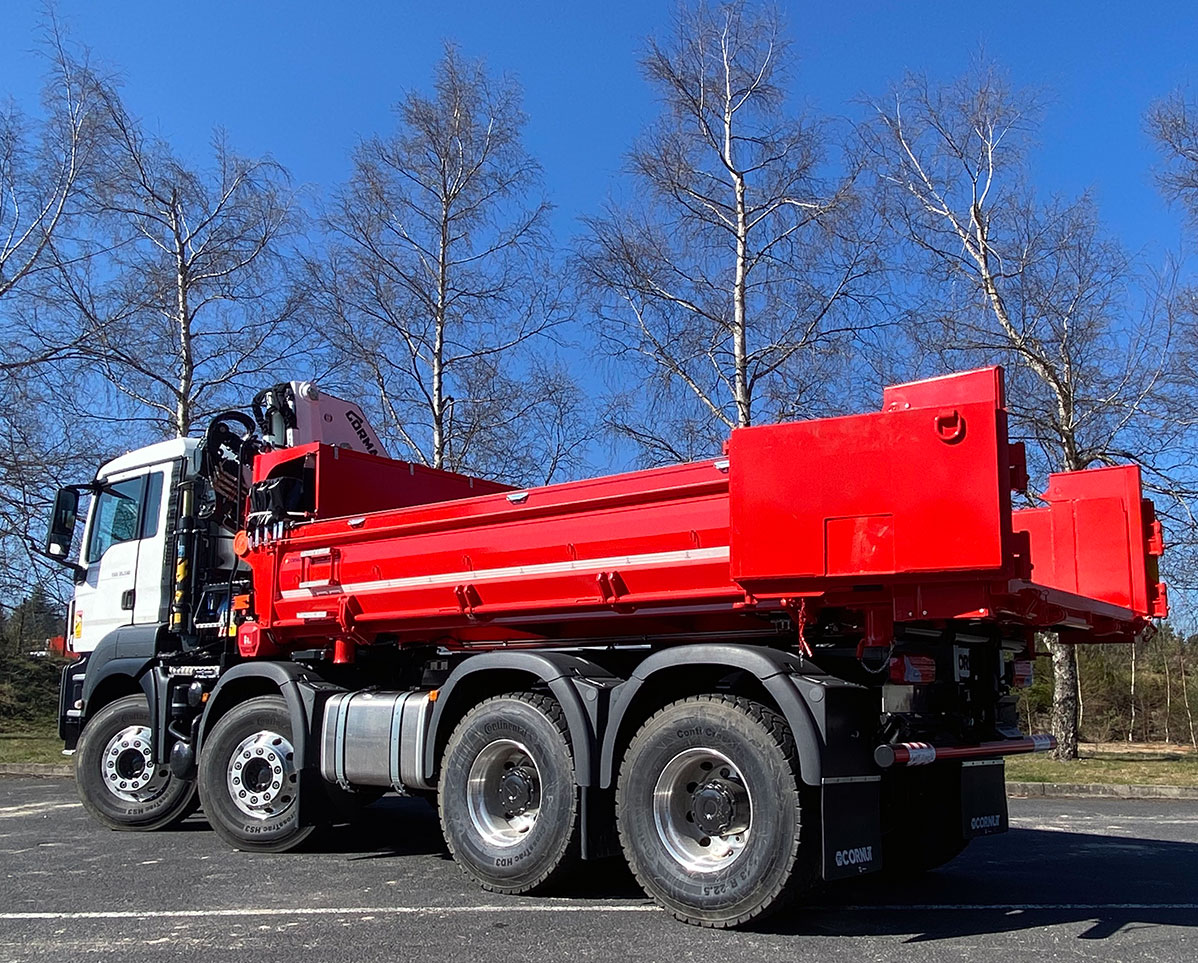 CORNUT-CAMION-BIBENNE-GRUE-DE-LEVAGE-CORMACH-19500-OUVERTURE-PORTE-ARRIERE-2-VANTAUX