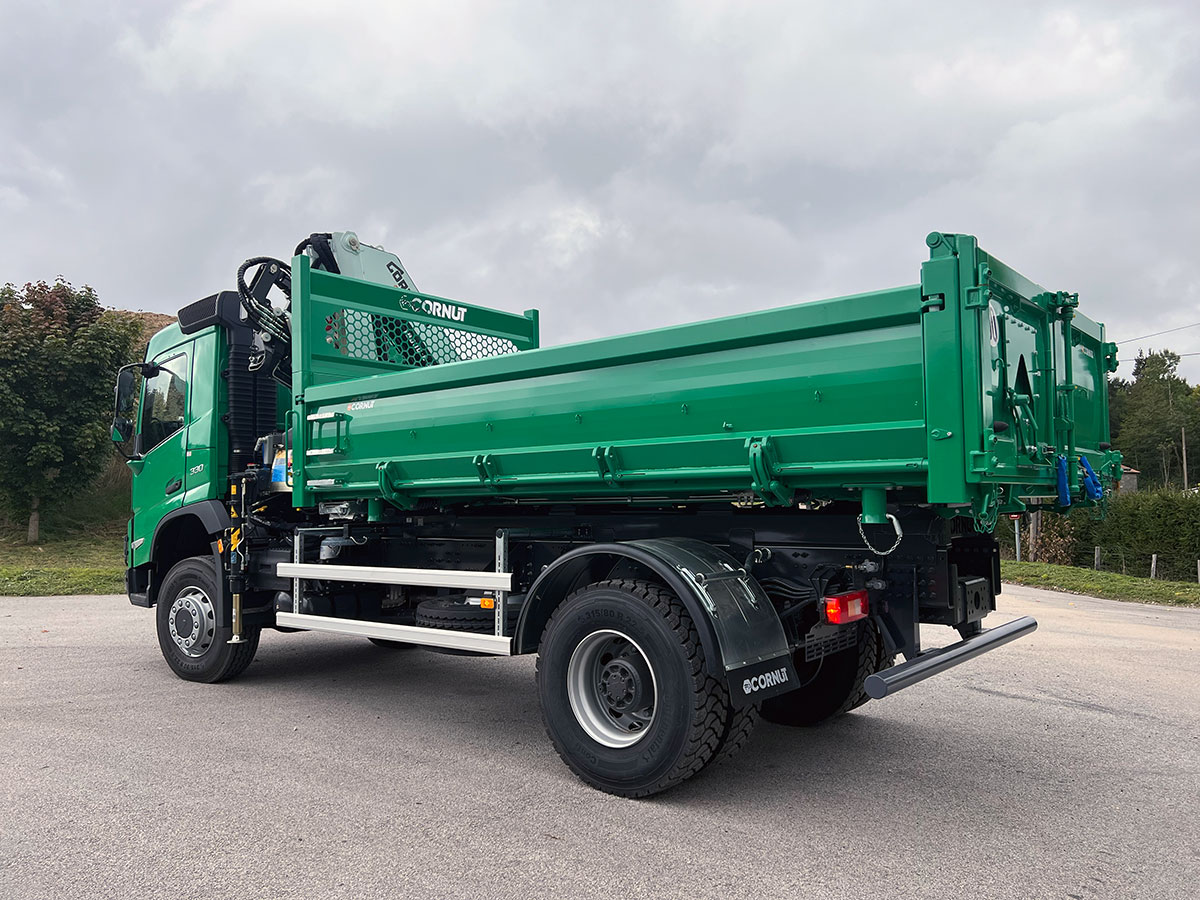 CHEZ-CORNUT-CARROSSERIE-INDUSTRIELLE-BIBENNE-CARREE-VOLVO