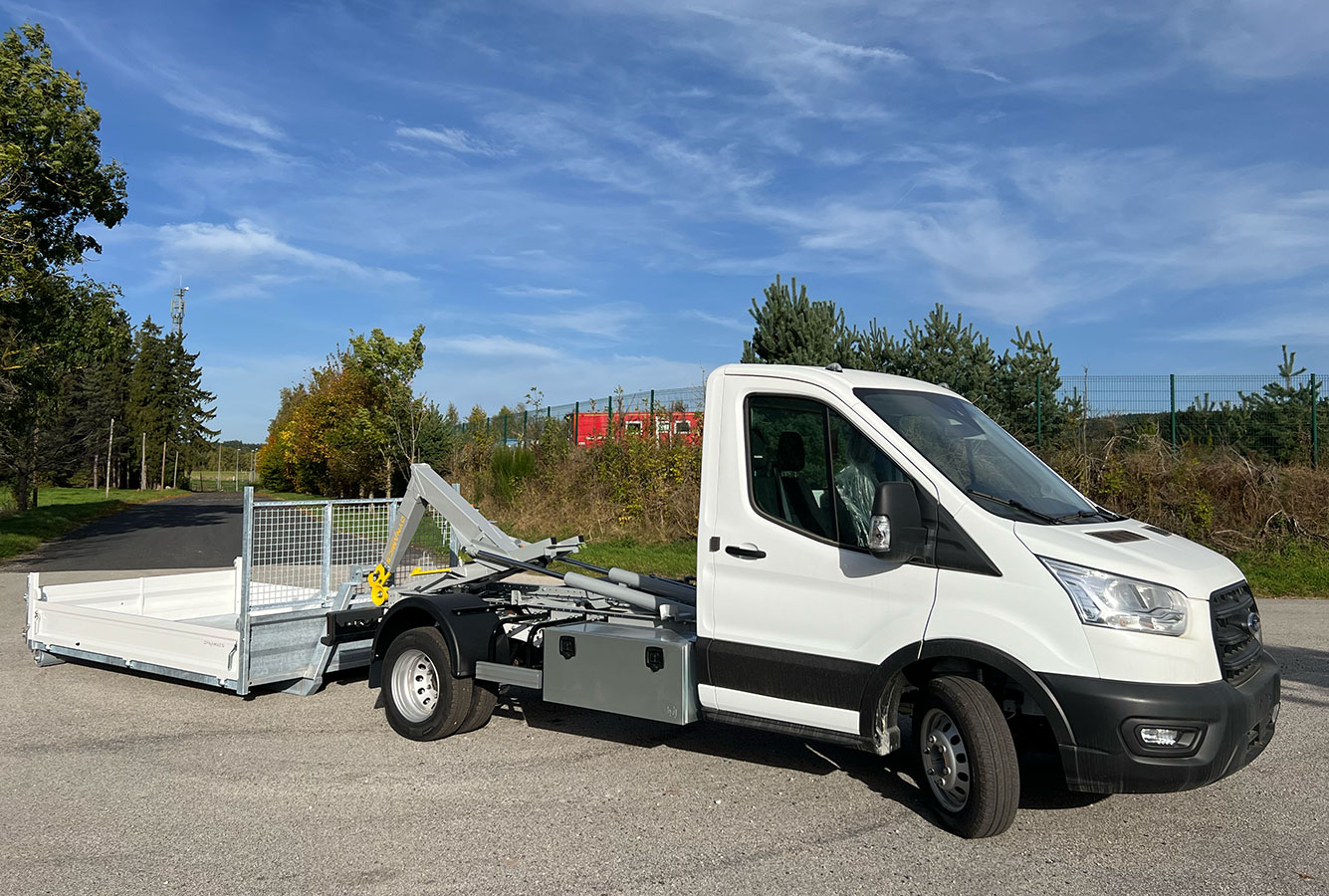 CHEZ-CORNUT-CARROSSERIE-INDUSTRIELLE-BRAS-HYDRAULIQUE-DYNAMICS-D30-ford-transit-DEPOSE totale benne-sur-berce