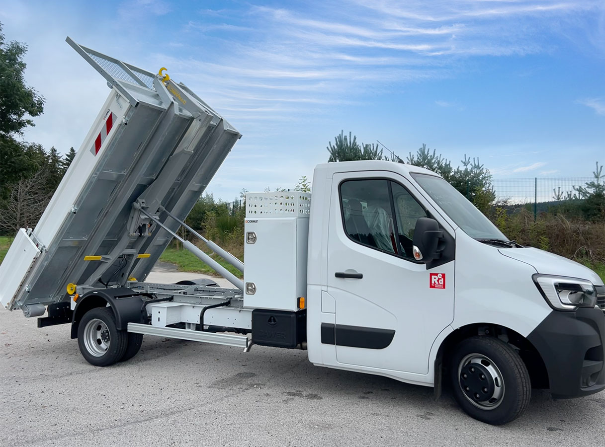 CHEZ-CORNUT-CARROSSERIE-INDUSTRIELLE-BRAS-HYDRAULIQUE-DYNAMICS-D30-renault-trucks-master-bennage-benne-sur-berce-acier-dynamacs