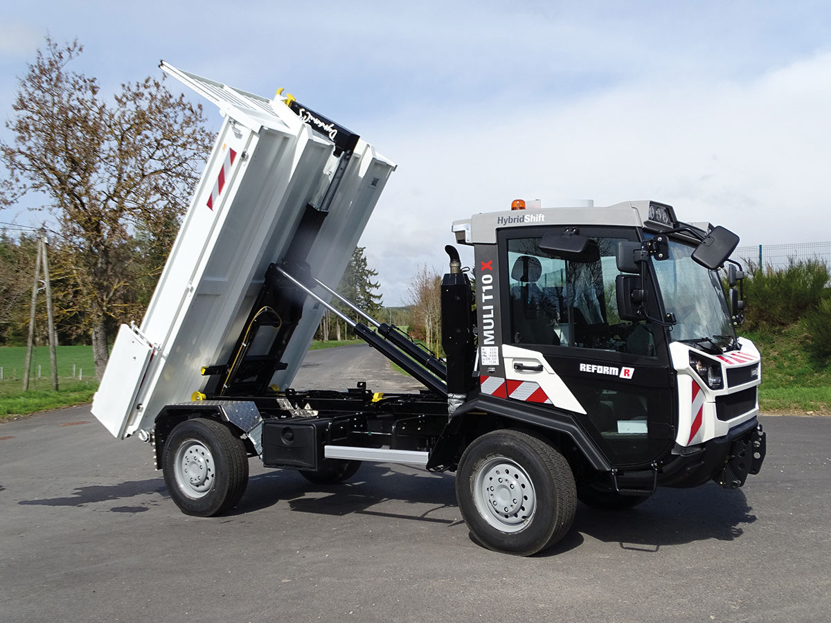 CHEZ-CORNUT-CARROSSERIE-INDUSTRIELLE-BRAS-HYDRAULIQUE-DYNAMICS-cs040-reform-muli-bennage-benne-sur-berce