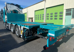 CHEZ-CORNUT-CARROSSERIE-INDUSTRIELLE-FABRICATION-PLATEAU-SUR-MESURE-RALLONGE-HYDRAULIQUE
