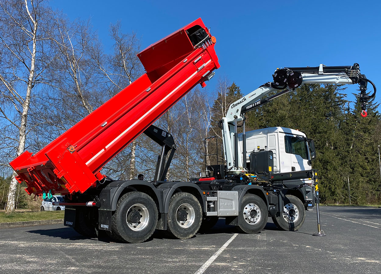 CHEZ-CORNUT-CARROSSERIE-INDUSTRIELLE-GRUE-MANUTENTION-CORMACH-19500E3-BIBENNE-MAN