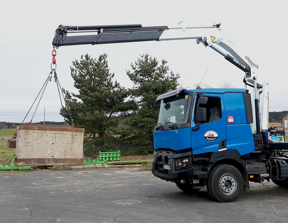 CHEZ-CORNUT-CARROSSERIE-INDUSTRIELLE-GRUE-MANUTENTION-CORMACH-19500E4-renault-trucks