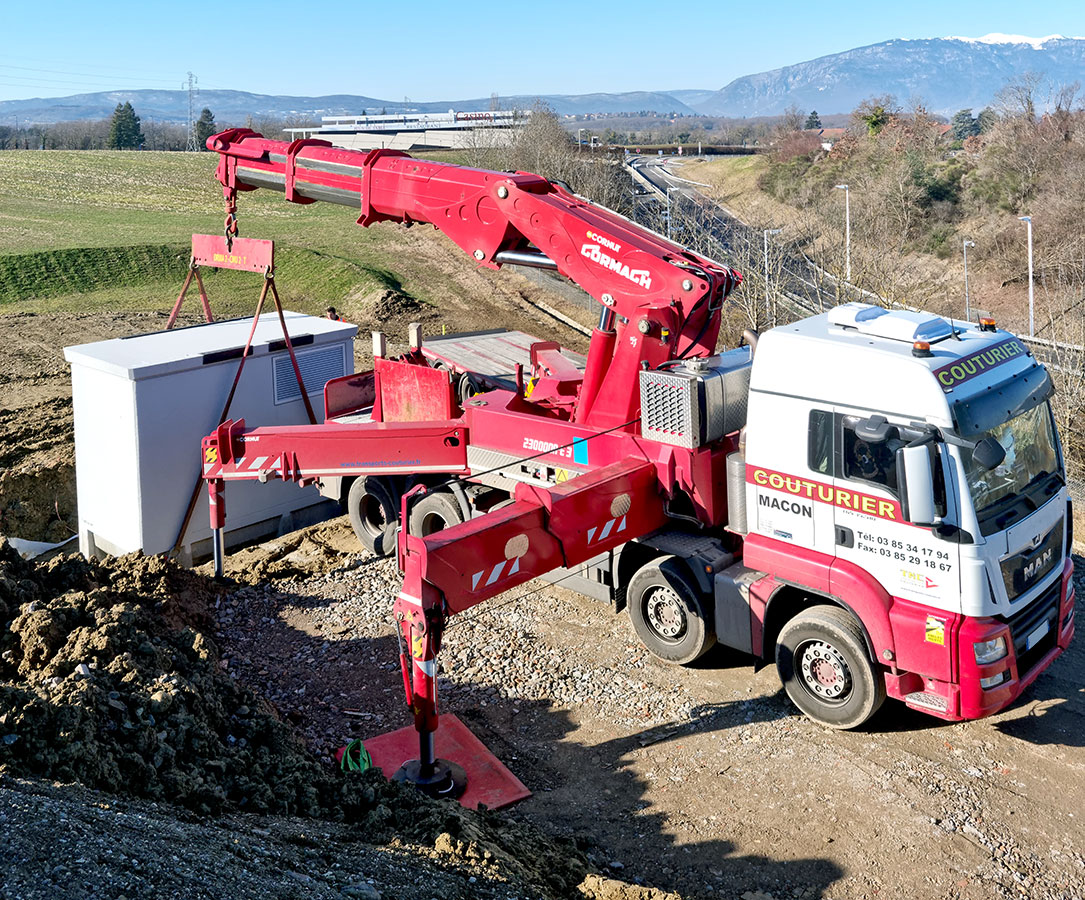 CHEZ-CORNUT-CARROSSERIE-INDUSTRIELLE-GRUE-MANUTENTION-CORMACH-230000AE3