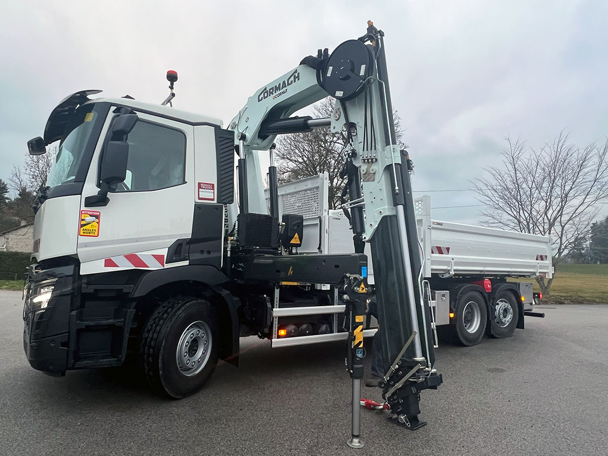 CHEZ-CORNUT-CARROSSERIE-INDUSTRIELLE-GRUE-MANUTENTION-CORMACH-28200E4-VEHICULE-GLISSIERE-renault-trucks