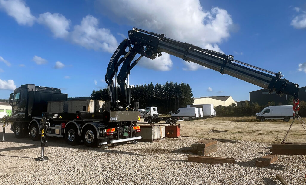 CHEZ-CORNUT-CARROSSERIE-INDUSTRIELLE-GRUE-MANUTENTION-CORMACH-50000E6