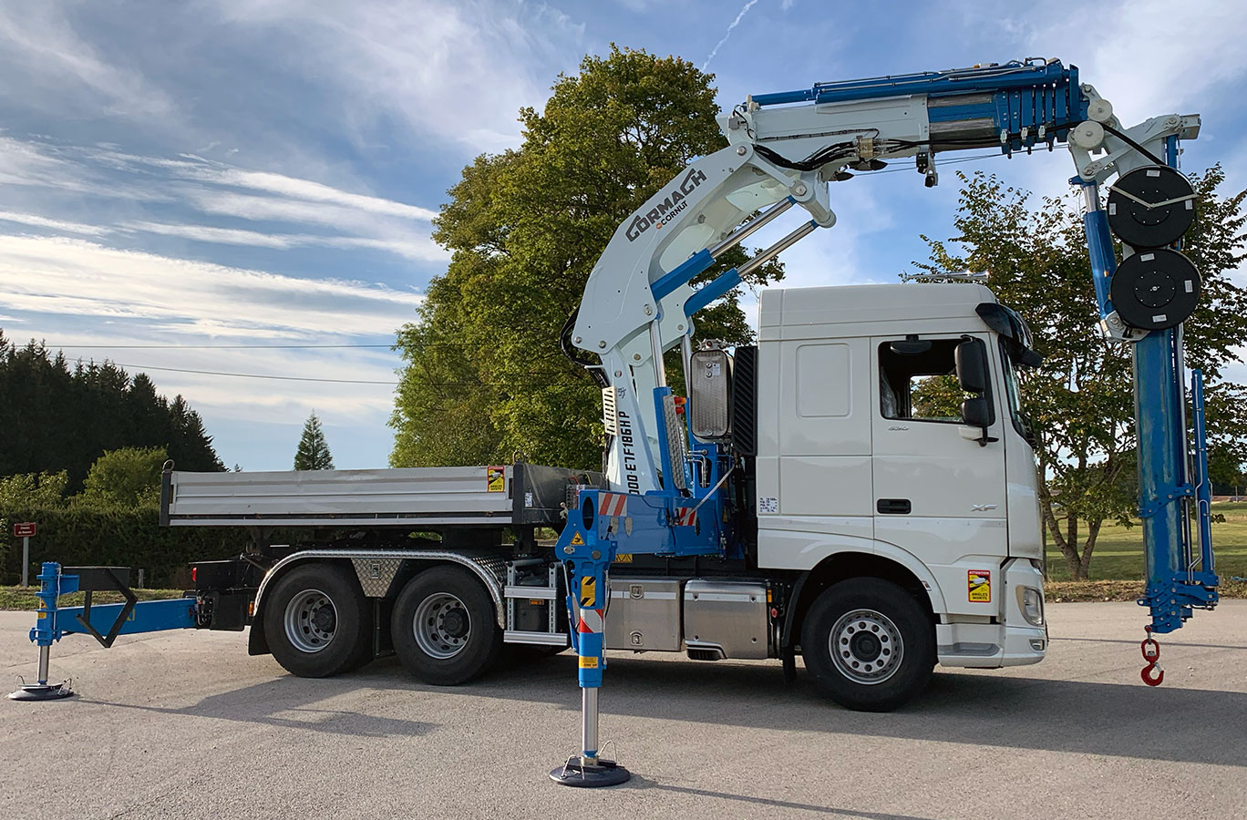 CHEZ-CORNUT-CARROSSERIE-INDUSTRIELLE-GRUE-MANUTENTION-CORMACH-75000E8F186-DAF