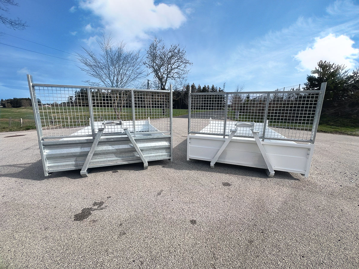 CHEZ-CORNUT-CARROSSERIE-INDUSTRIELLE-benne-amovible-sur-berce-dynamacs-acier-aluminium-face-avant