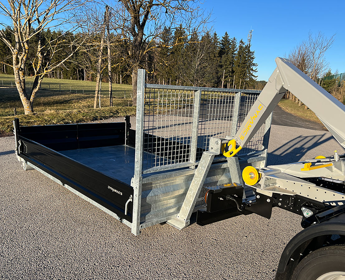 CHEZ CORNUT-CARROSSERIE INDUSTRIELLE benne amovible sur berce dynamacs acier noire