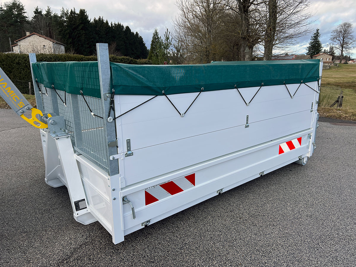CHEZ-CORNUT-CARROSSERIE-INDUSTRIELLE-benne-amovible-sur-berce-dynamacs-aluminium-bachage