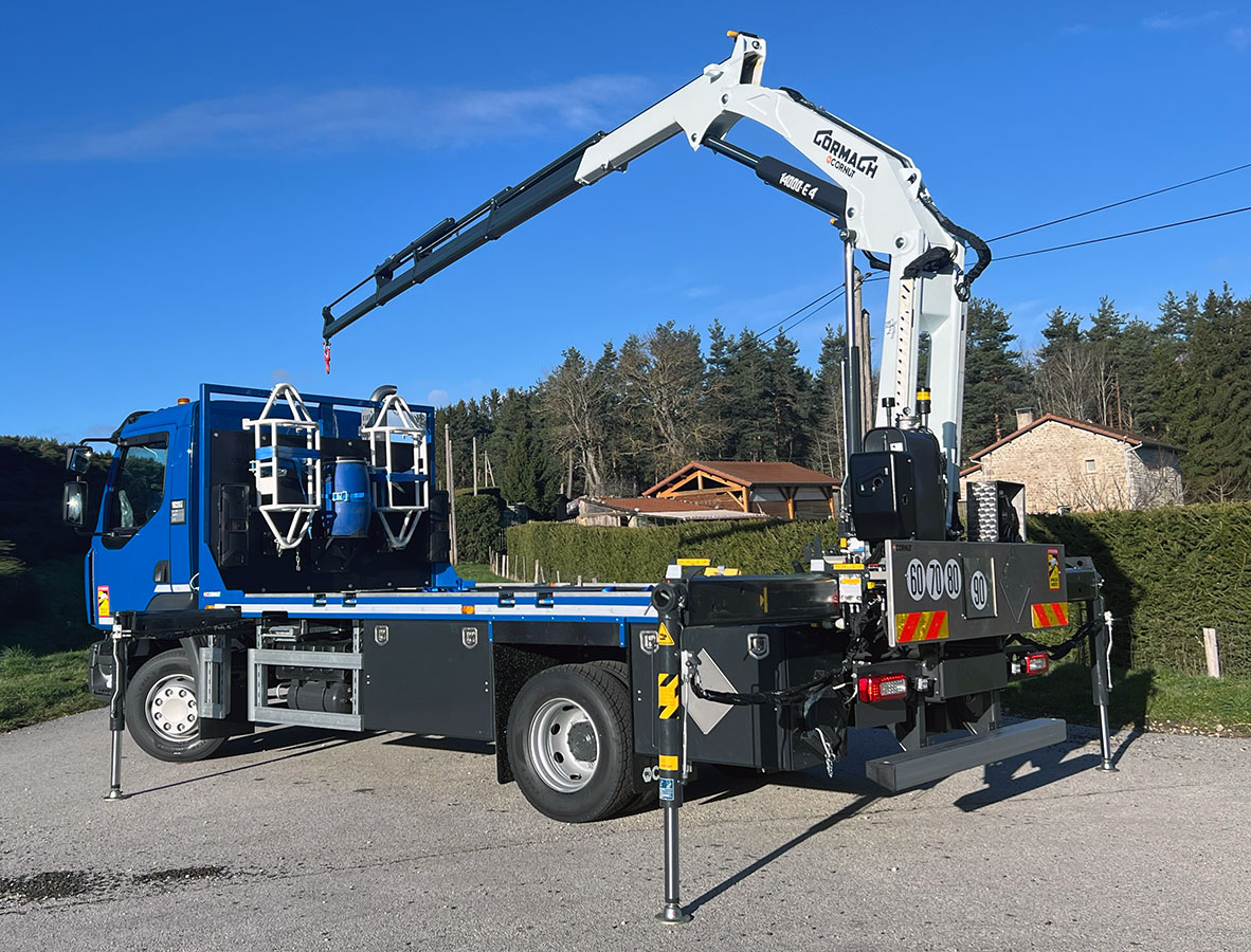 CHEZ-CORNUT-GRUE-MANUTENTION-CORMACH-14000E4-renault-trucks