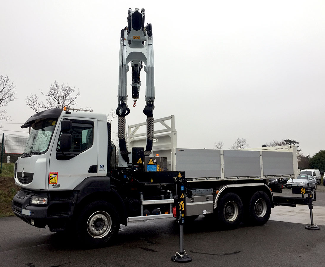 CHEZ-CORNUT-CARROSSERIE-INDUSTRIELLE-Benne-transporteur-camion-benne