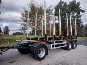 CHEZ-CORNUT-CARROSSERIE-INDUSTRIELLE-EQUIPEMENT-FORESTIER--PORTE-BILLONS-remorque