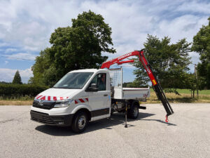 CHEZ-CORNUT-CARROSSERIE-INDUSTRIELLE-GRUE-AUXILIAIRE-FERRARI-531A1-MAN-TGE
