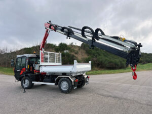 CHEZ-CORNUT-CARROSSERIE-INDUSTRIELLE-GRUE-AUXILIAIRE-FERRARI-543-A4-REFORM-MULI