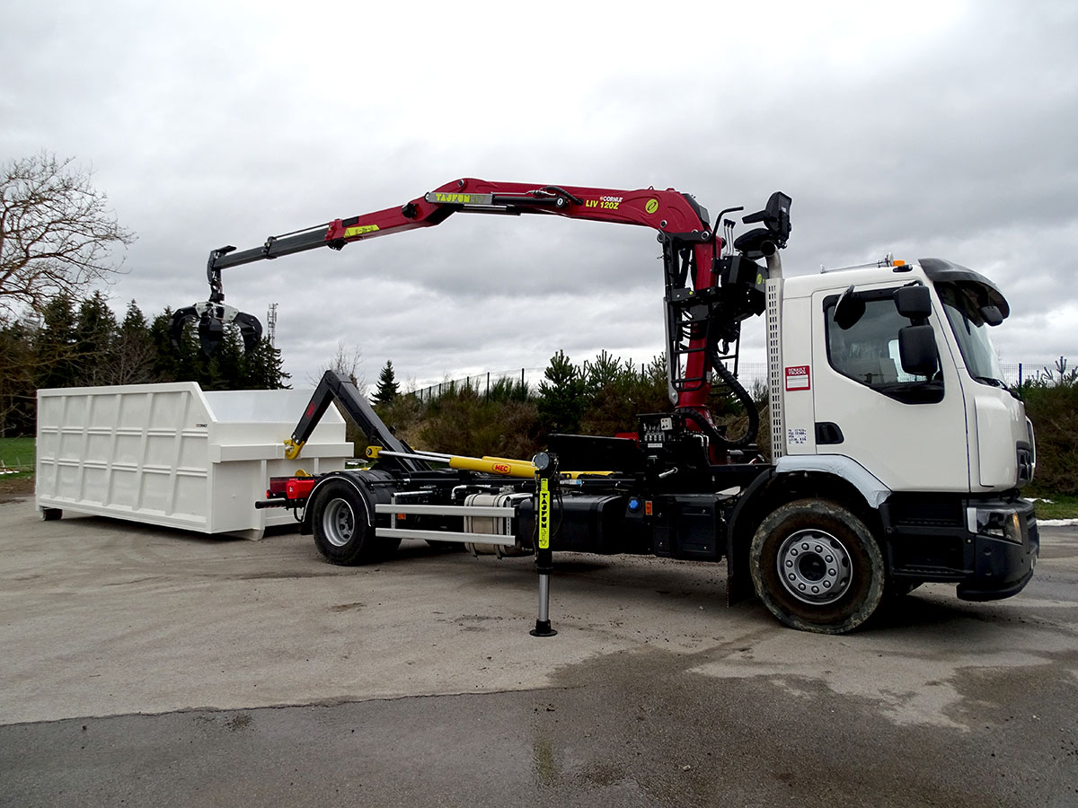 CHEZ-CORNUT-CARROSSERIE-INDUSTRIELLE-GRUE-dechets-tajfunLIV-L120Z96-Bras-hydraulique-MEC-KT-grappin-renault-trucks