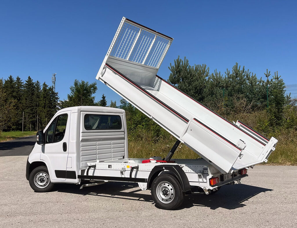 CHEZ-CORNUT-CARROSSERIE-INDUSTRIELLE-benne-arriere-camion-utilitaire-benne-CITROEN-JUMPER