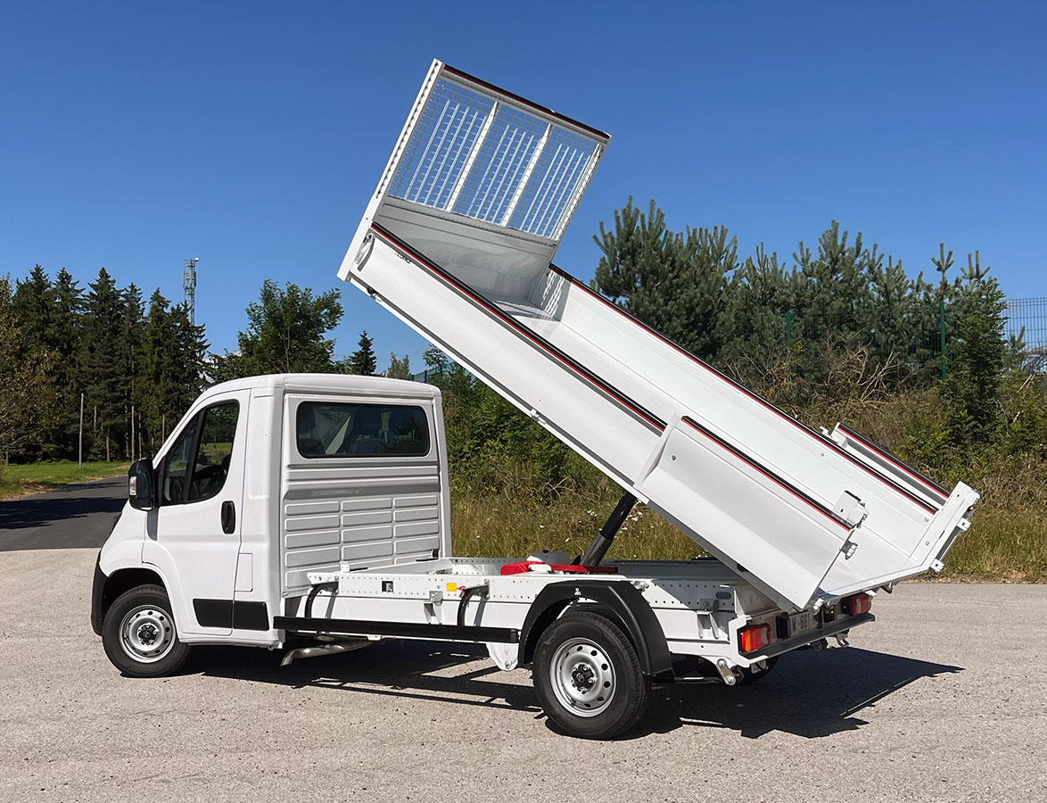 CHEZ-CORNUT-CARROSSERIE-INDUSTRIELLE-benne-arriere-camion-utilitaire-benne-CITROEN-JUMPER