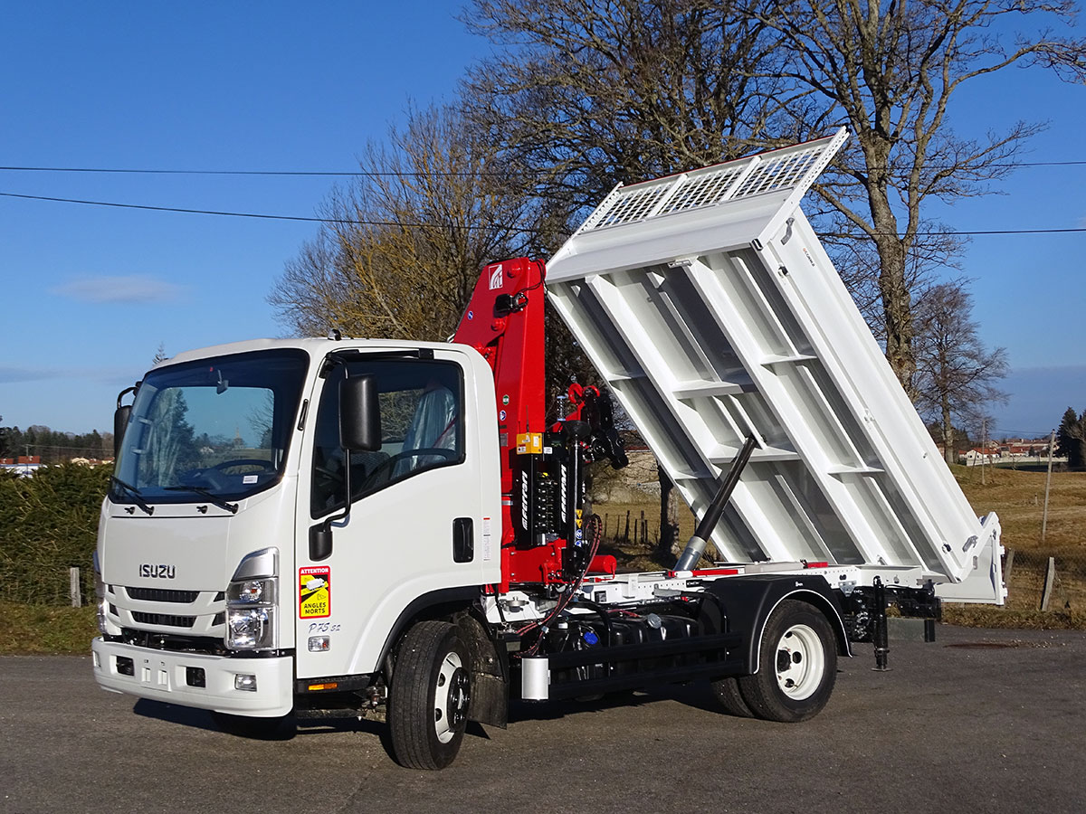 CHEZ-CORNUT-CARROSSERIE-INDUSTRIELLE-benne-arrirere-vulcain-isuzu-p75-camion-utilitaire-benne-grue-auxiliaire-ferrari