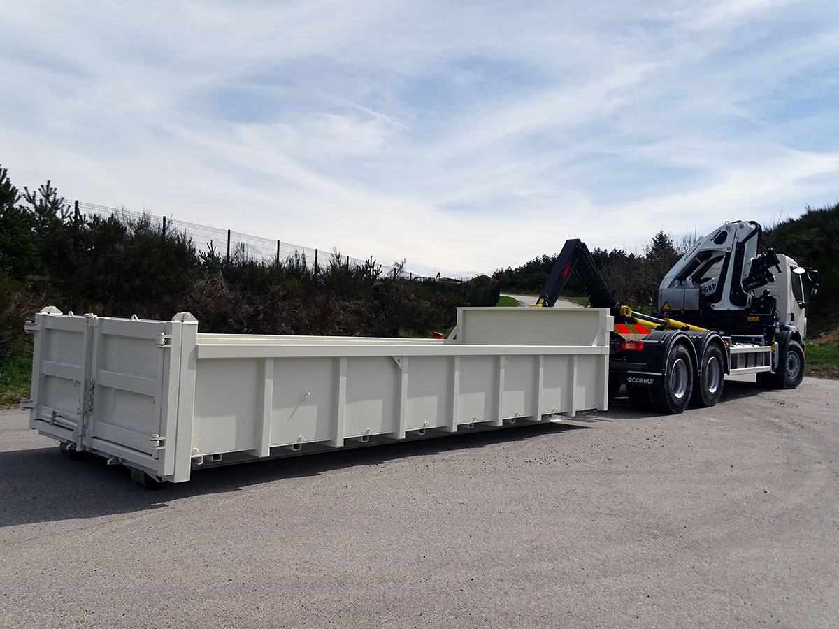 CHEZ-CORNUT-CARROSSERIE-INDUSTRIELLE-benne-entrepreneur-tp-sur-berce-amobible-poids-lourds-bras-hydraulique-MEC-KT-volvo