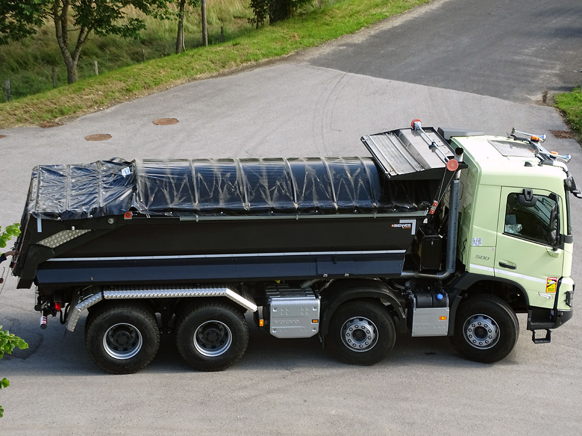 CHEZ-CORNUT-CARROSSERIE-INDUSTRIELLE-benne-ronde-BACHAGE-VOLVO