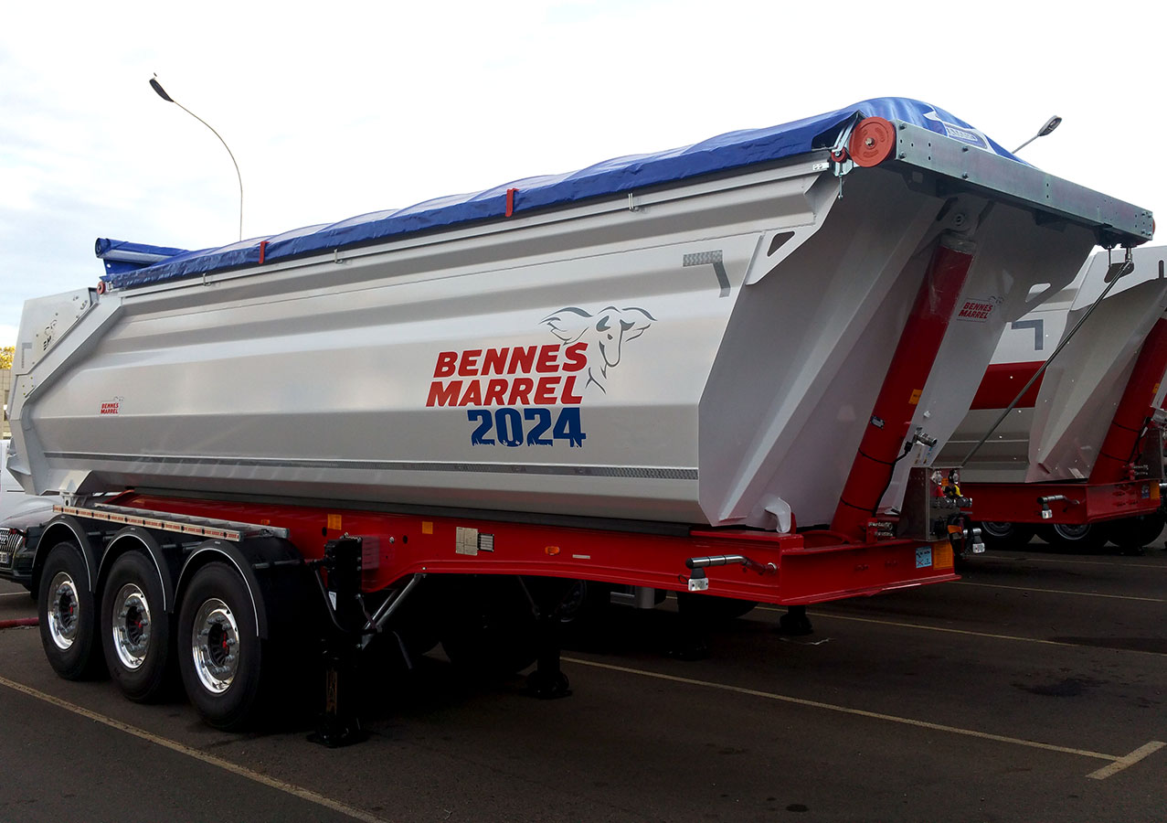 CHEZ-CORNUT-CARROSSERIE-INDUSTRIELLE-benne-semi-remorque-CARGOTRACK-BACHE