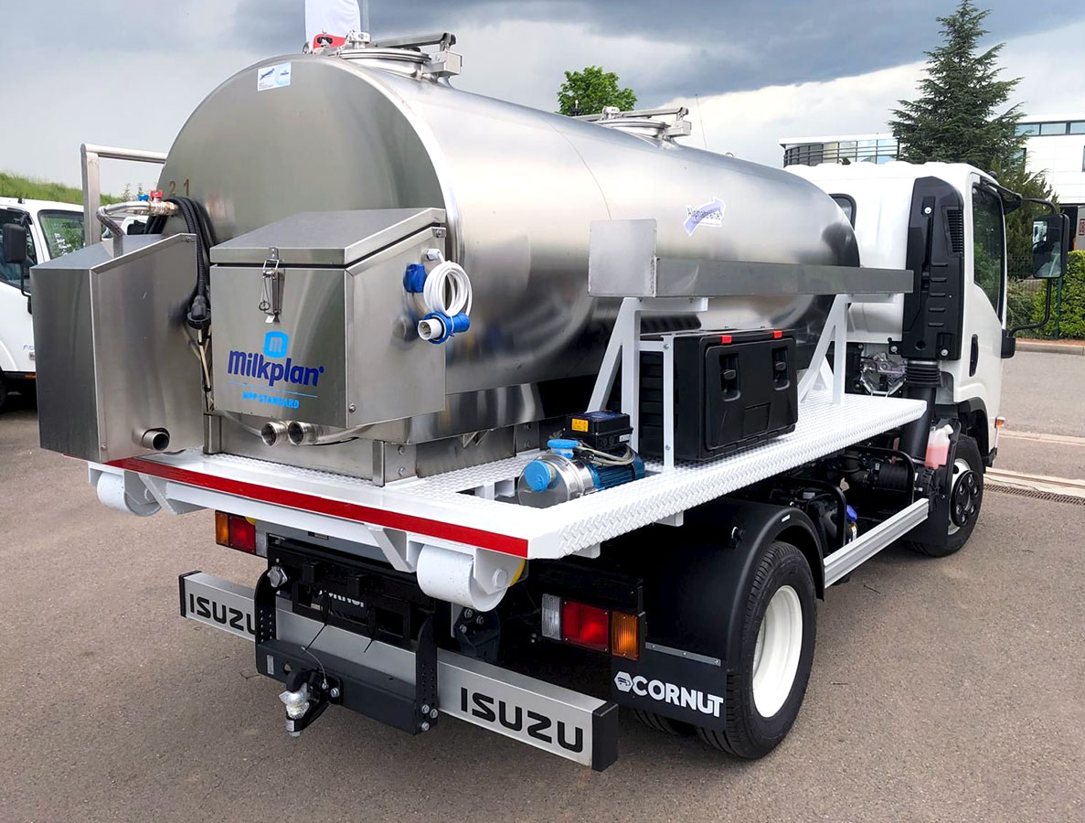 CHEZ-CORNUT-CARROSSERIE-INDUSTRIELLE-berce-a-lait-amobible-UTILITAIRES