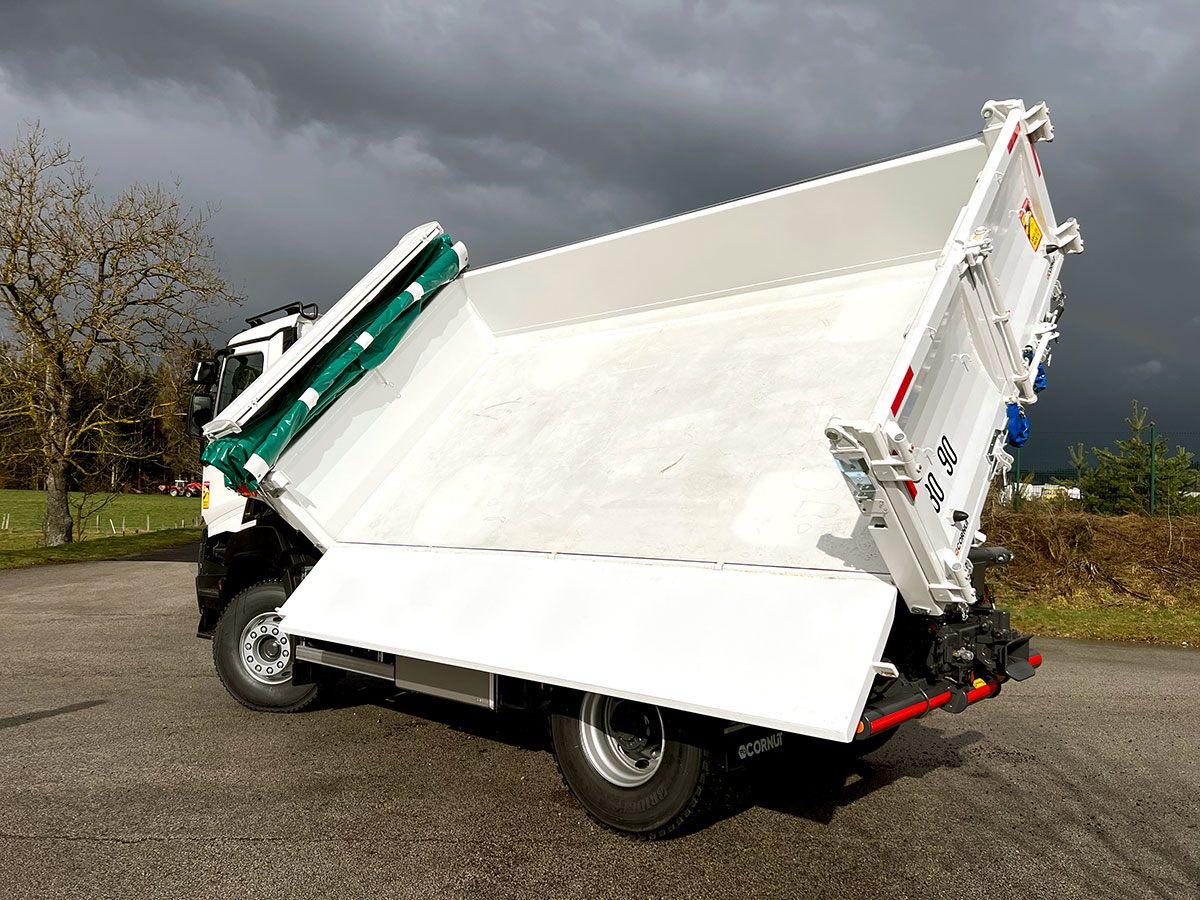 CHEZ-CORNUT-CARROSSERIE-INDUSTRIELLE-bibenne-bache