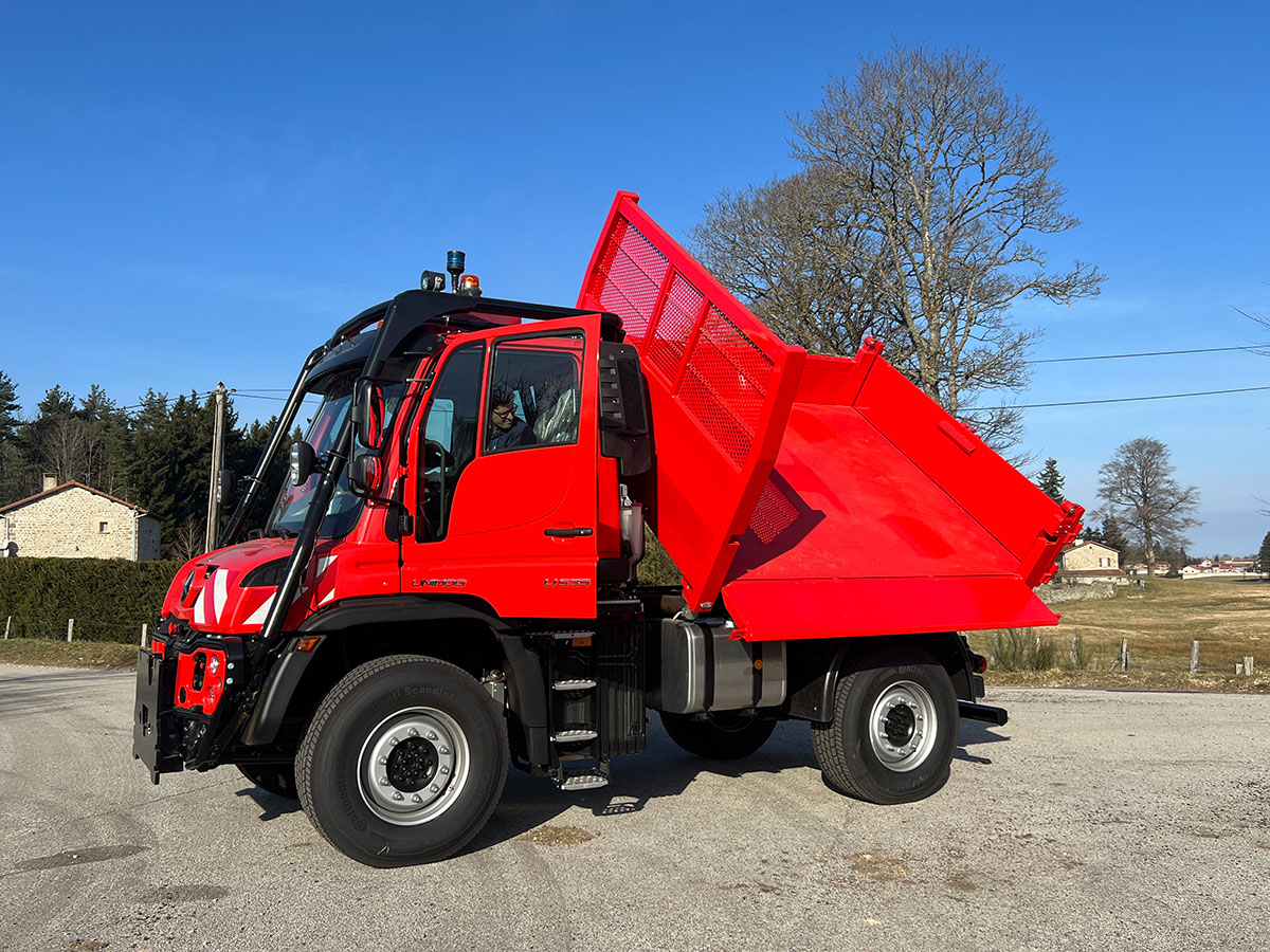 CHEZ-CORNUT-CARROSSERIE-INDUSTRIELLE-bibenne-unimog