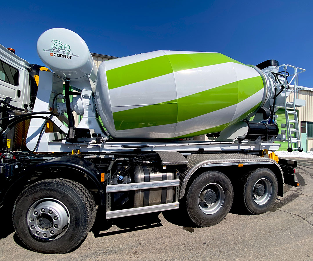 CHEZ-CORNUT-CARROSSERIE-INDUSTRIELLE-toupie-sur-berce-amobible-bras-levage