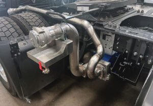 CHEZ-CORNUT-CARROSSERIE-INDUSTRIELLE-EQUIPEMENTS-DEPOTAGE-MONTAGE-POMPE-CC8-65-MOUVEX