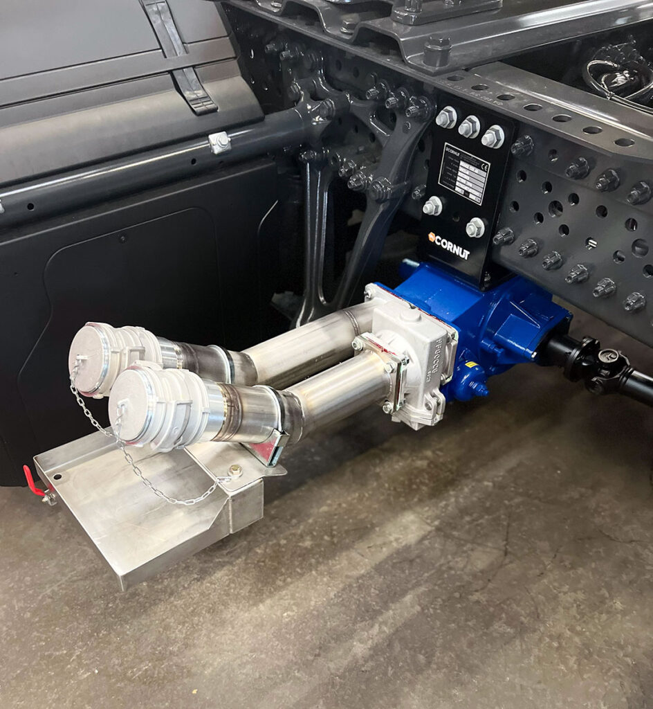 CHEZ-CORNUT-CARROSSERIE-INDUSTRIELLE-EQUIPEMENTS-DEPOTAGE-MONTAGE-POMPE-HYDROCARBURES-MOUVEX