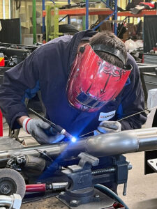 CHEZ-CORNUT-CARROSSERIE-INDUSTRIELLE-EQUIPEMENTS-DEPOTAGE-MOUVEX-SOUDURE-TUYAU
