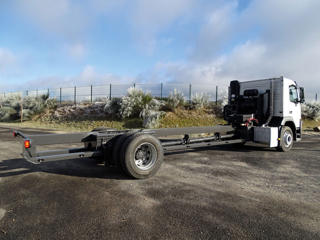 CHEZ-CORNUT-CARROSSERIE-INDUSTRIELLE-MODIFICATION-CHASSIS-CHASSIS-POUTRE