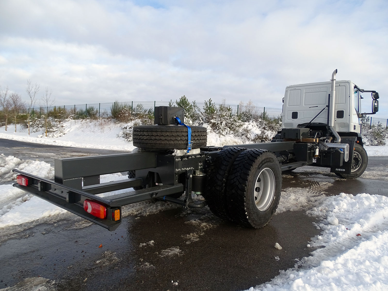 CHEZ-CORNUT-CARROSSERIE-INDUSTRIELLE-MODIFICATION-CHASSIS-CHASSIS-POUTRE-IVECO