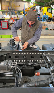 CHEZ-CORNUT-CARROSSERIE-INDUSTRIELLE-MODIFICATION-CHASSIS-DEPLACEMENTS-ORGANES