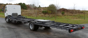 CHEZ-CORNUT-CARROSSERIE-INDUSTRIELLE-MODIFICATION-CHASSIS-SURBAISSEMENT-CHASSIS-RENAULT-TRUCKS