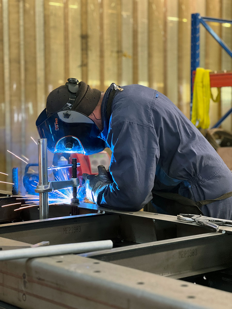 CHEZ-CORNUT-CARROSSERIE-INDUSTRIELLE-TRANSPORT-EXCEPTIONNEL-fabrication-faux-chassis