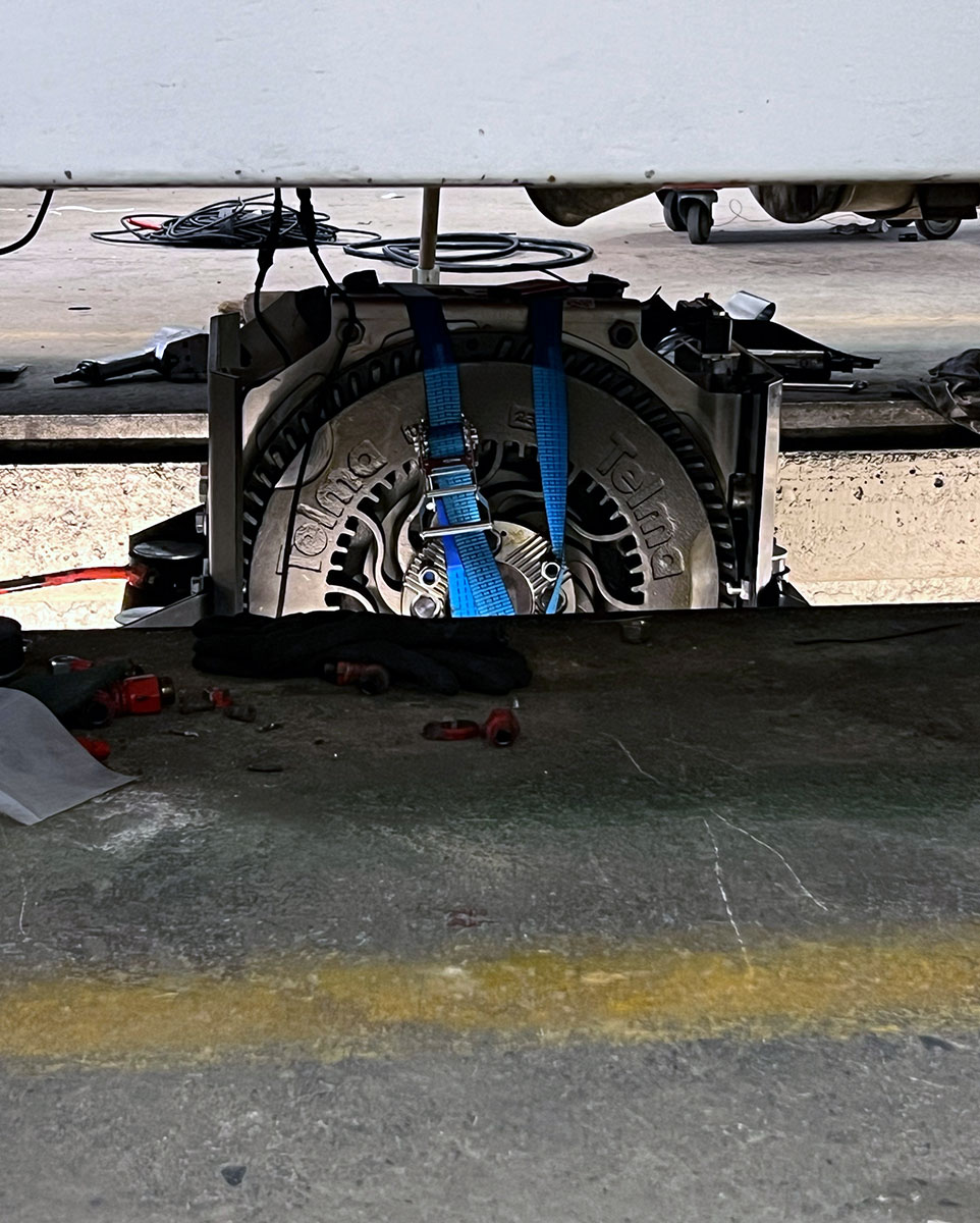 CHEZ-CORNUT-CARROSSERIE-INDUSTRIELLE-travaux-adaptation-equipement-technique-pose-ralentisseur-electrique-telma