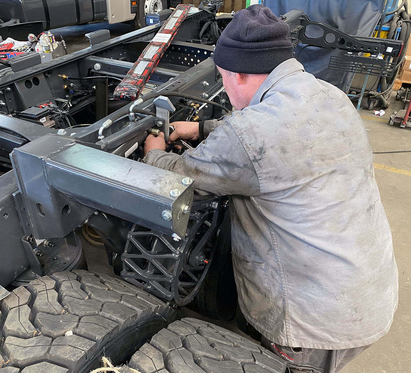 CHEZ-CORNUT-CARROSSERIE-INDUSTRIELLE-travaux-adaptation-equipement-technique-systeme-robson-drive-installation-montage