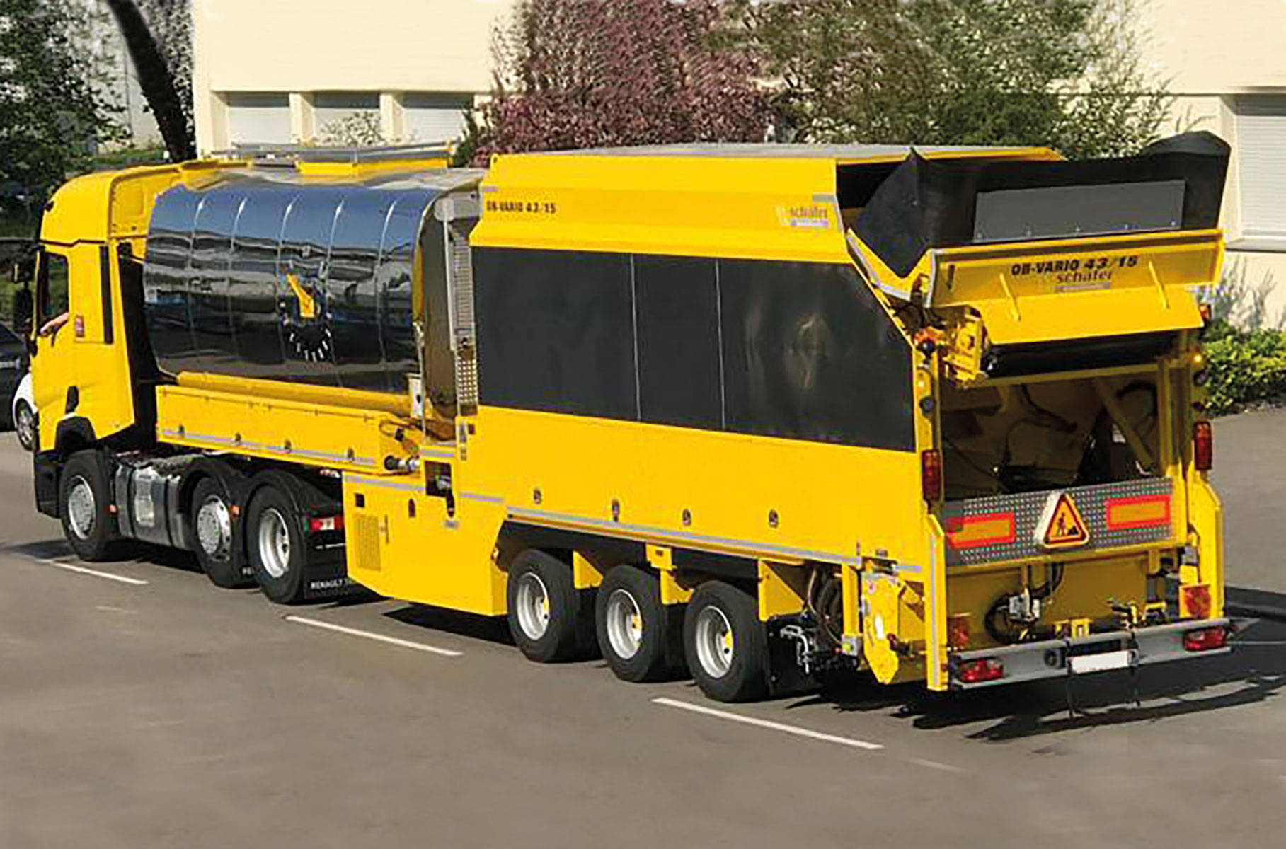 CHEZ-CORNUT-CARROSSERIE-INDUSTRIELLE-travaux-adaptation-vehicule-lent-reducteur-de-vitesse-goudronneuse