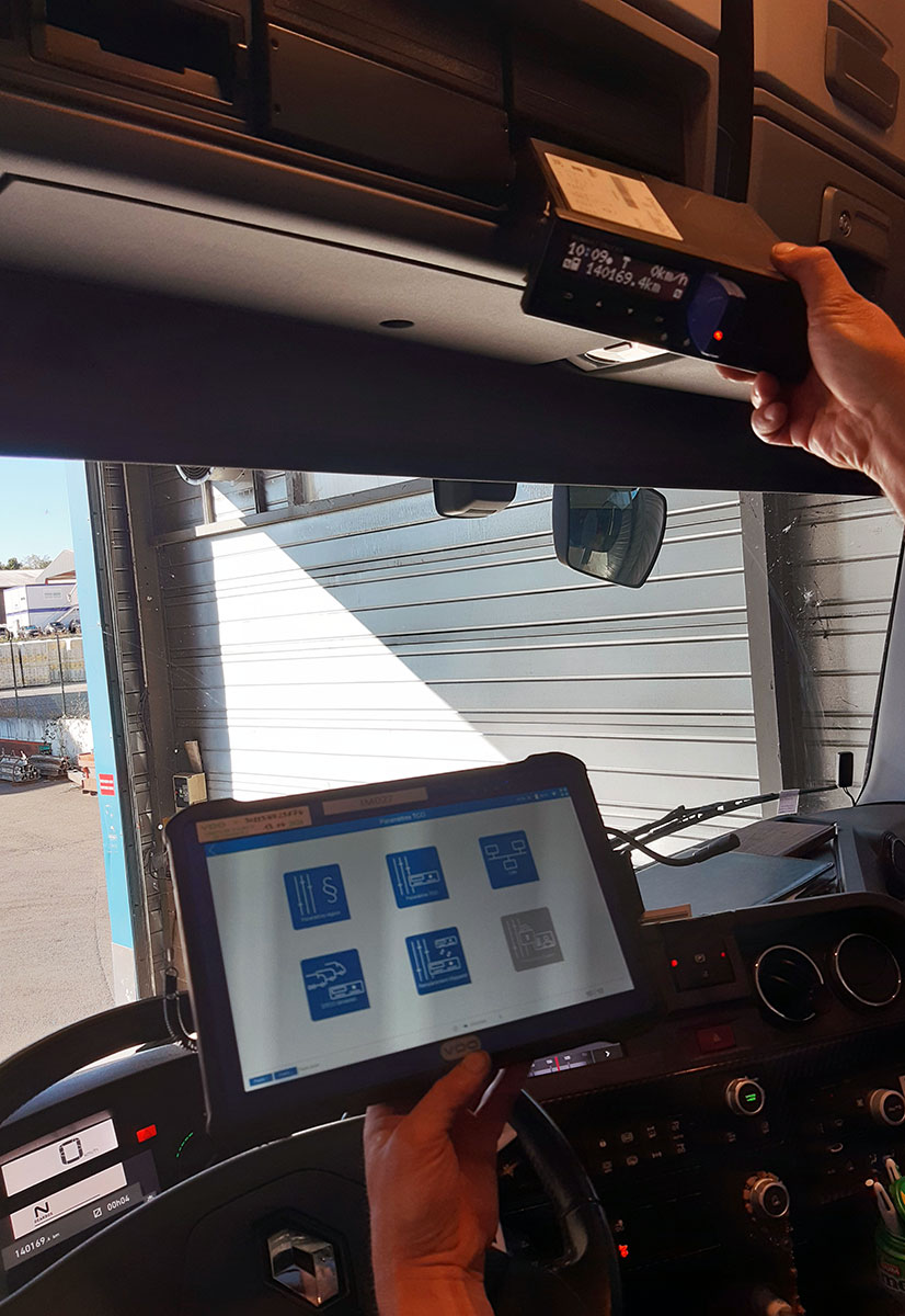 CHEZ-CORNUT-SERVICE-ENTRETIEN-REPARATION-SAV-CONTROLE-CHRONOTACHYGRAPHE