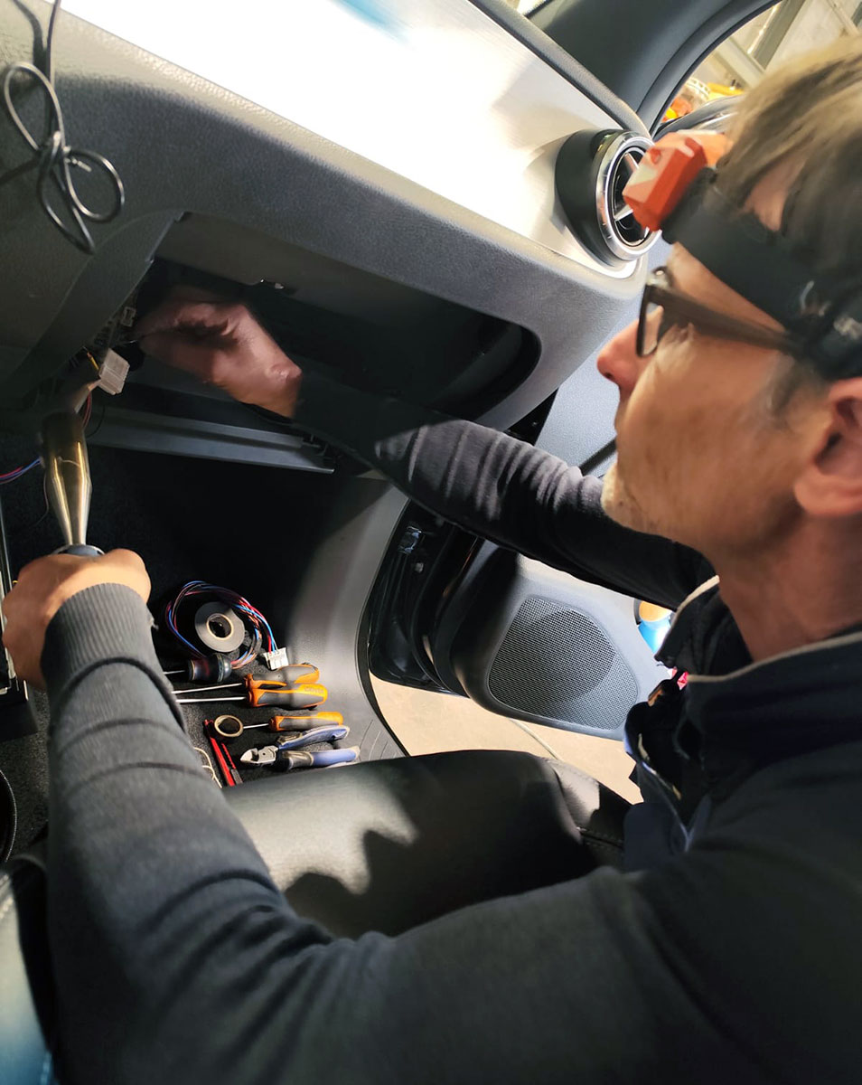 CHEZ-CORNUT-SERVICE-ENTRETIEN-REPARATION-SAV-INSTALLATION-TACHYGRAPHE-STATION